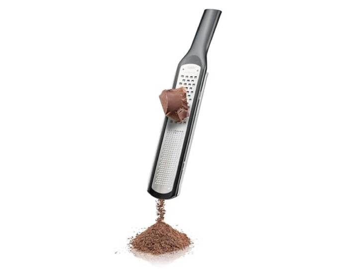 GEFU Fein- & Grobreibe Rafino - Edelstahl Käsereibe mit Behälter Profi Handreibe mit Laser-Cut Klingen für Käse, Gemüse, Ingwer & Nüsse - Inklusive Auffangbehälter & Ergonomischem Griff
