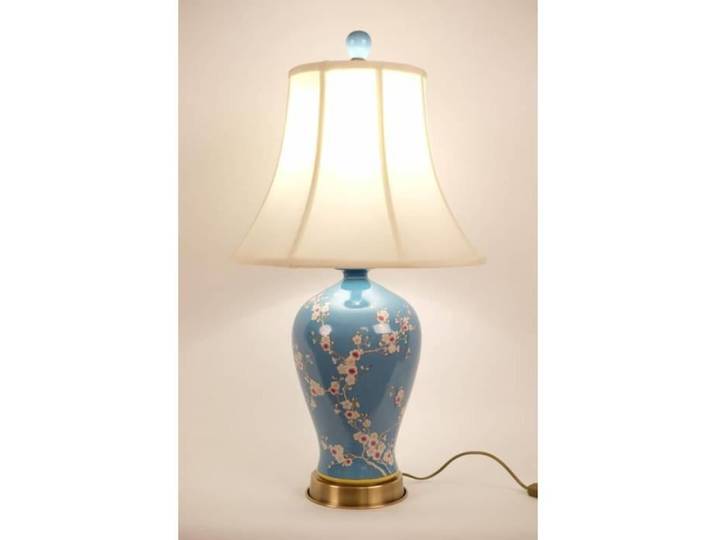 Lampe de table chinoise en porcelaine peinte à la main bleu