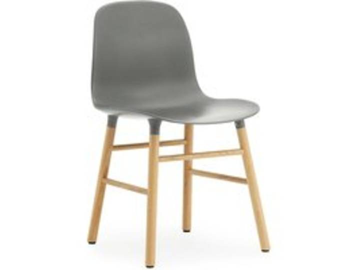 Normann Copenhagen - Form Stuhl mit Holzgestell