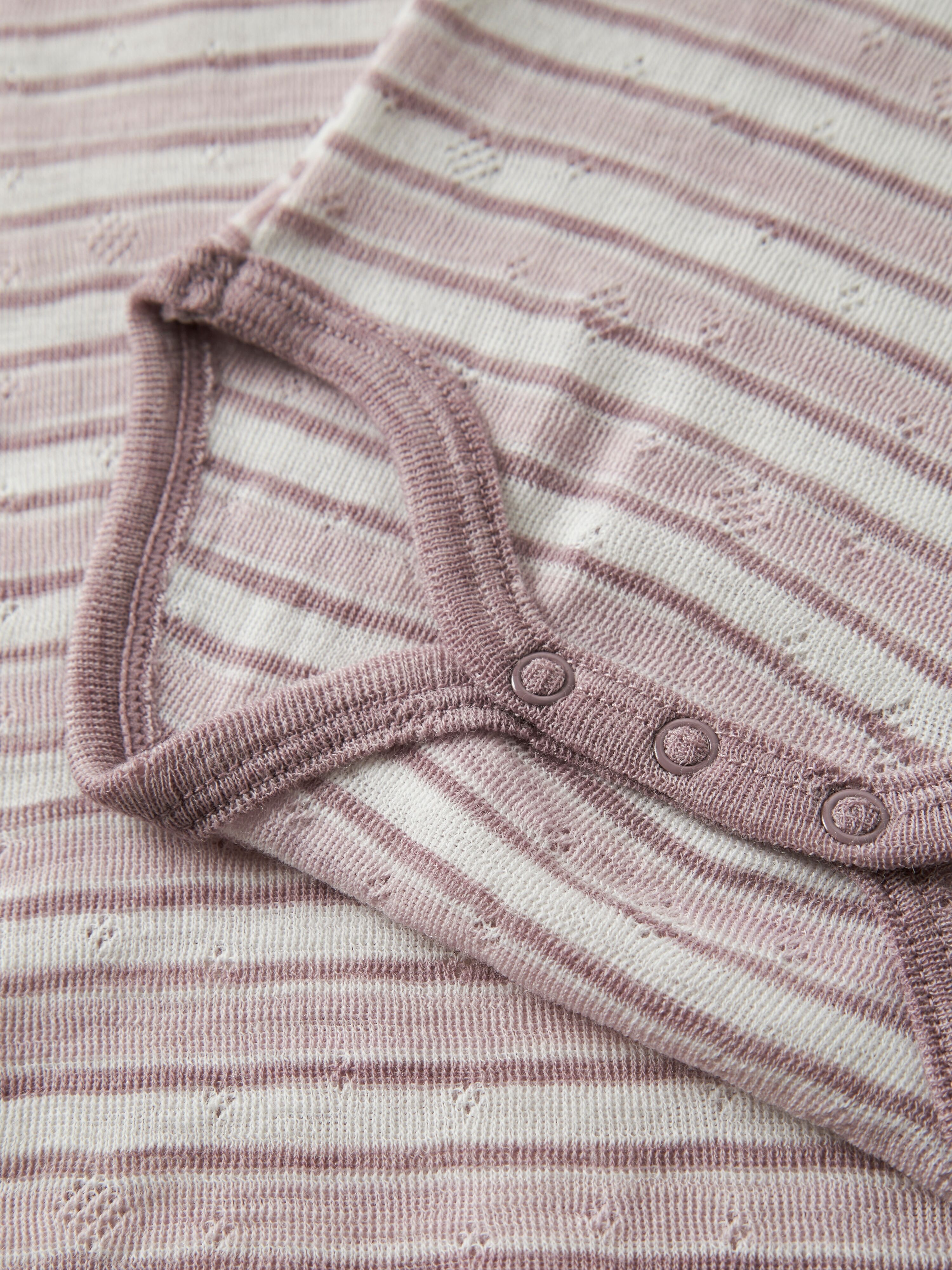 Langarmbody NAME IT "NBFWANG WOOL NEEDLE LS BODY NOOS", Baby, Gr. 62, N-Gr, snow weiß stripes:violet ice, toadstool, Strick, Obermaterial: 100% Wolle, bedruckt, gestreift, regular fit, Rundhals, Bodys Langarmbody, Wolle snow weiß stripes:violet ice, toads