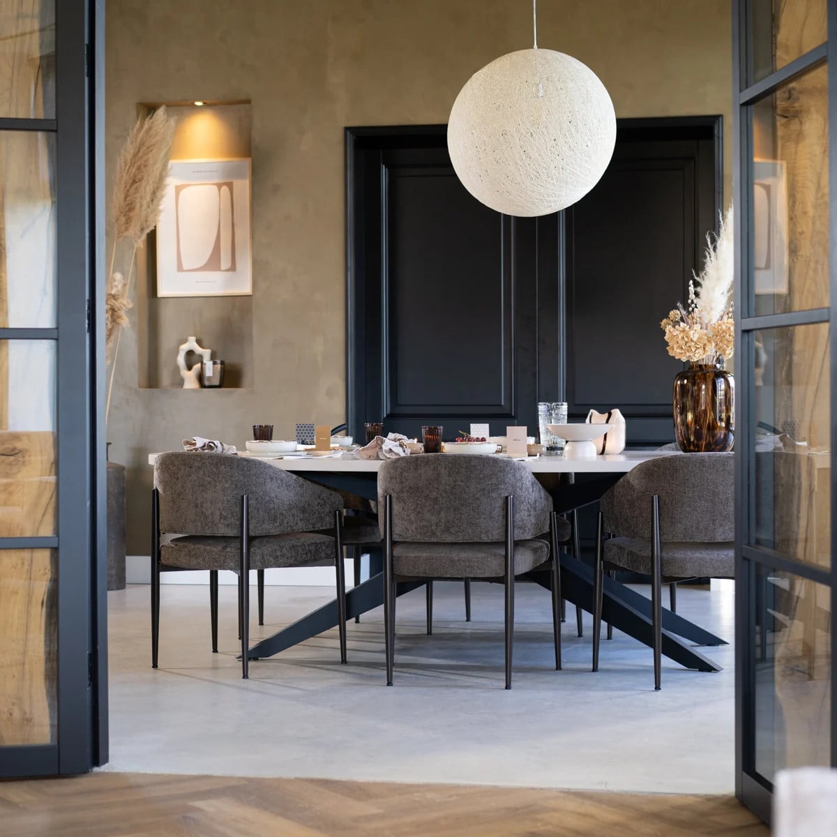 Bronx71 Velvet eetkamerstoel met armleuningen in taupe