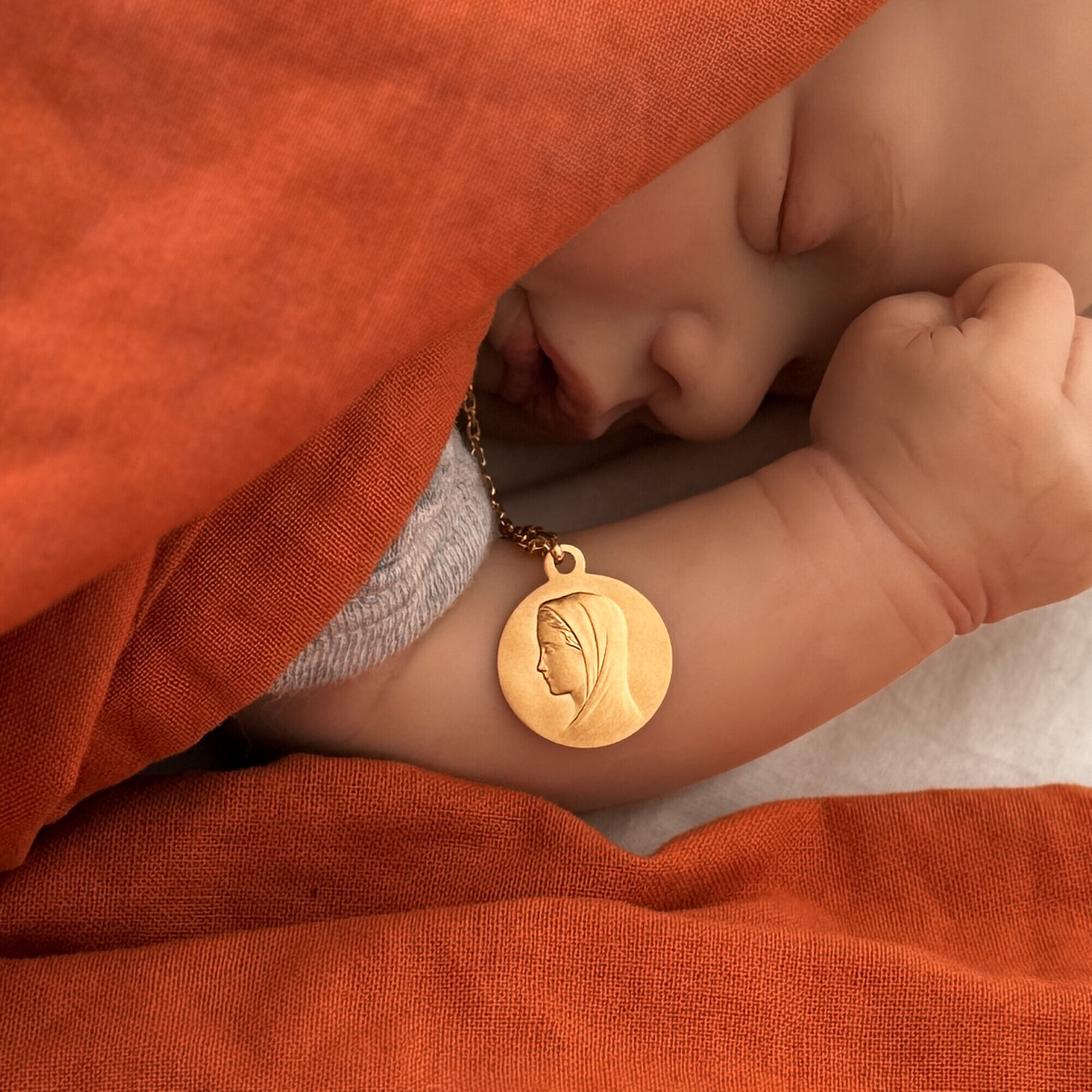 Maison de la Médaille Médaille Vierge Marie pureté - Or jaune 18ct