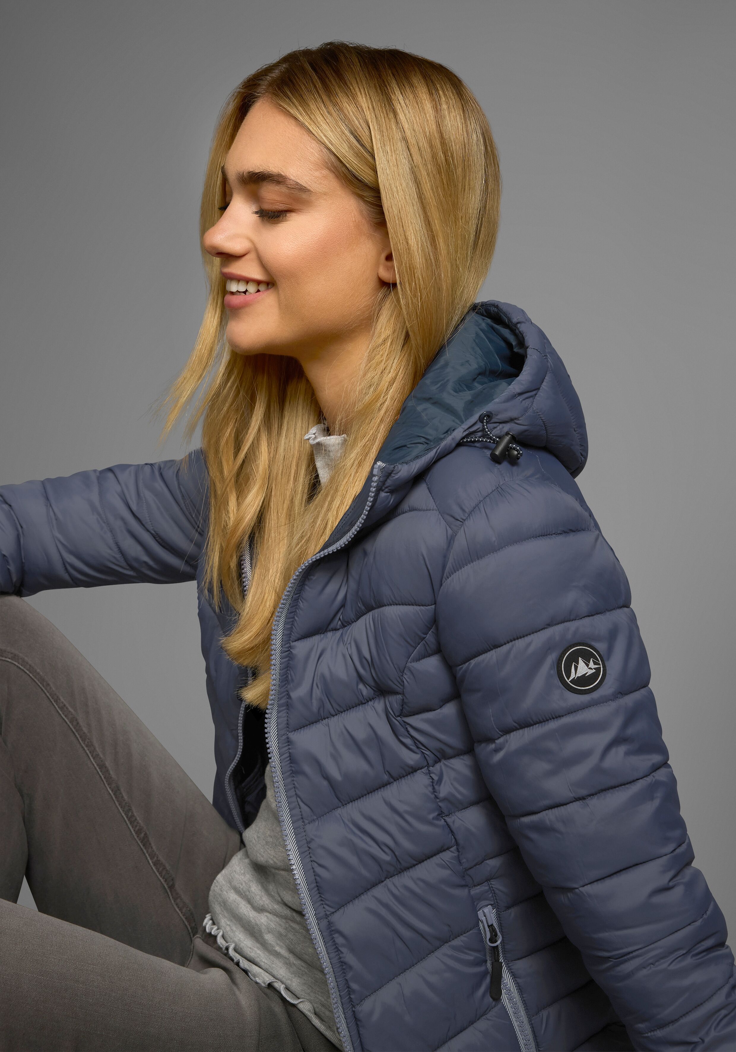 Steppjacke POLARINO, Damen, Gr. 34, blau (rauchblau), Web, Obermaterial: 100% Polyamid. Futter: 100% Polyamid. Wattierung: 100% Polyester, eingefasste Kante, Jacken Steppjacke, Übergangsjacke für kühle Tage, aus leichtem Webmaterial rauchblau 34