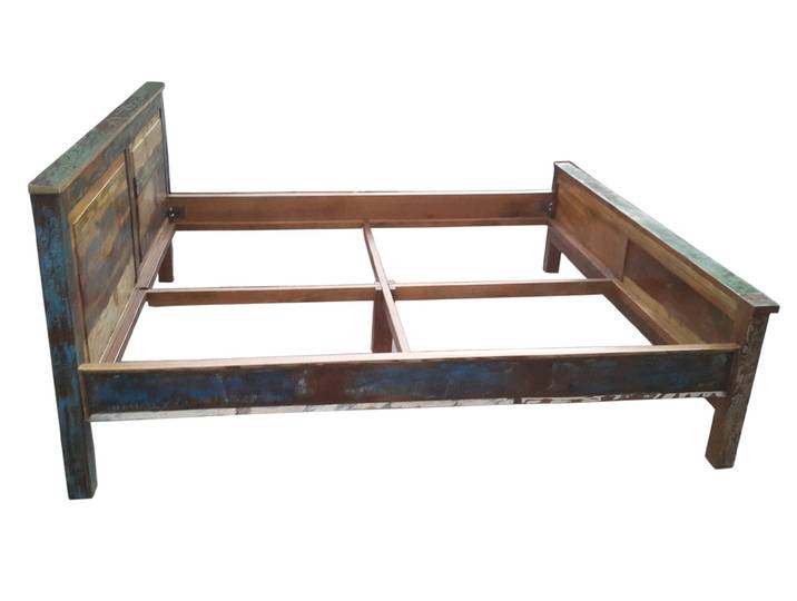 TPFLiving Bett Fairbanks Altholz mit starken Gebrauchsspuren, lackiert bunt