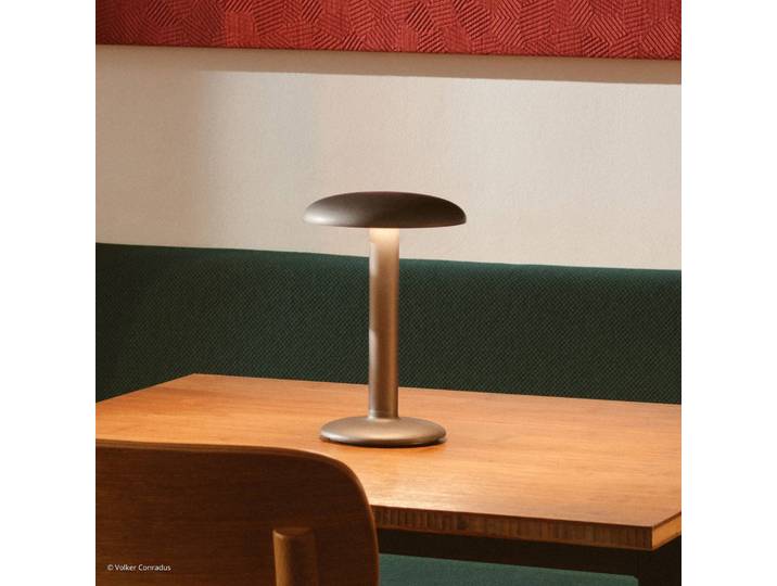 Flos Architectural FLOS Gustave LED-Tischleuchte, Akku 3.000K schwarz Gustave, dimmbar, schwarz, Aluminium, Design