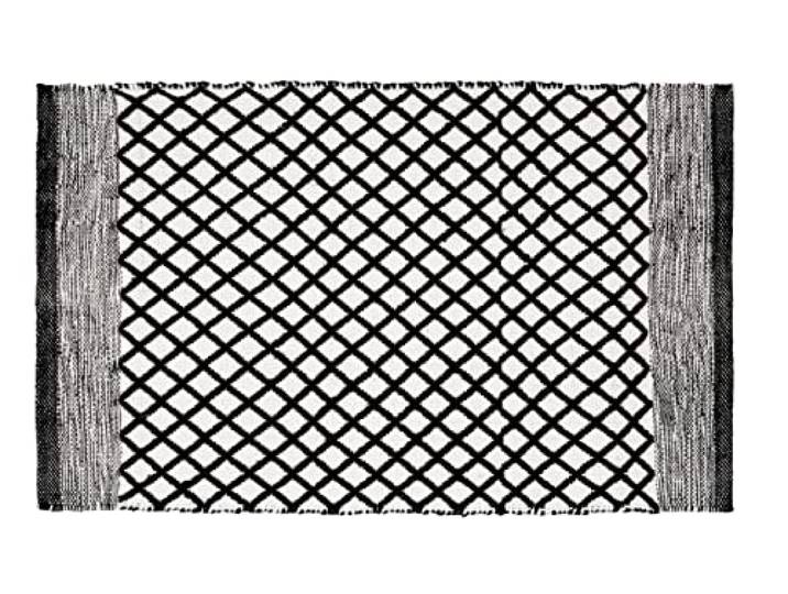 WENKO Badematte Tara, nachhaltiger Badteppich hergestellt aus recycelten PET Flaschen im trendigen Ethno-Style mit rutschhemmender Unterseite, waschbar bis 40°C, (B x H): 50 x 80 cm, Schwarz/Weiß
