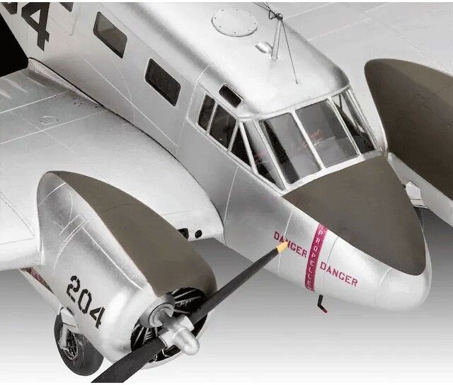 Maquette Avion Beechcraft Model 18 Level 4 échelle 1:48 - Revell