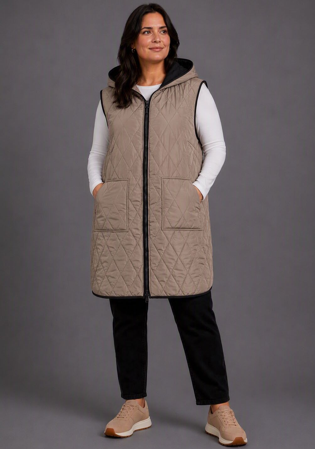 Longweste POLARINO "Grosse Grössen", Damen, Gr. 48, beige (schwarz, taupe), Web, Obermaterial: 100% Polyester. Wattierung: 100% Polyester, kontrastfarbene Details, unifarben, unifarben mit Farbeinsätzen, figurumspielend Po-bedeckend, Westen Longweste, Wen