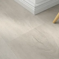 Klick-Vinyl Victoria ivory – inkl. Dämmung & Fußleisten