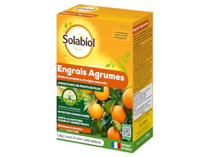 SOLABIOL Engrais Agrumes - Jusqu'à 60% de Fruits en Plus - 1\,5kg Favorise la Fructification - Nutrition Longue Durée - Utilisable en Agriculture Biologique - SOAGY15