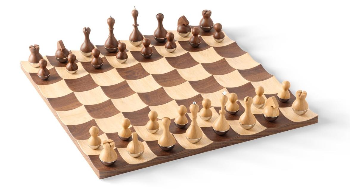 Schachspiel Schachbrett Schachset - Schwingende Figuren - Ahorn und Nussholz - Für Zuhause