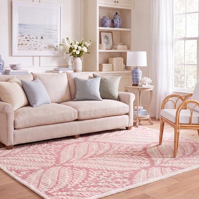 SAFAVIEH Handmade Capri Ilianka Wool Rug