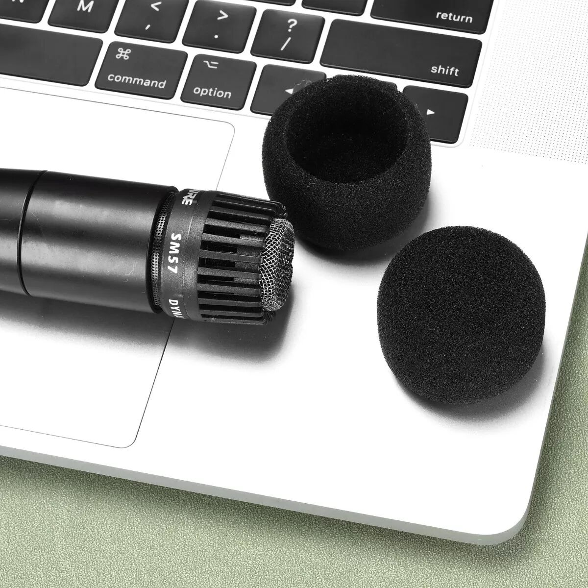 INF Schwarzer Schaumstoff-Windschutz kompatibel mit Shure SM57 Mikrofon — Pop- und Windgeräusch-Reduktion, Einfache Passform