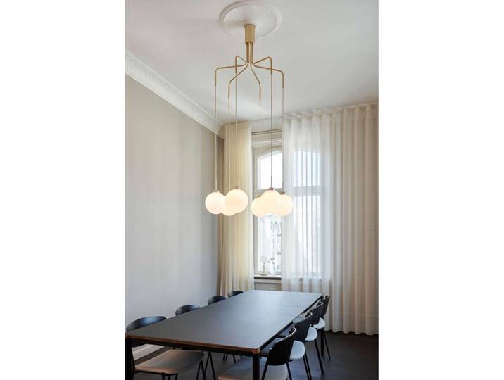 Apiales Cluster 6 lustre, noir/opale, à 6 lampes - Nuura Apiales 6 - Salon / séjour - Design - Métal - Multi-ampoules