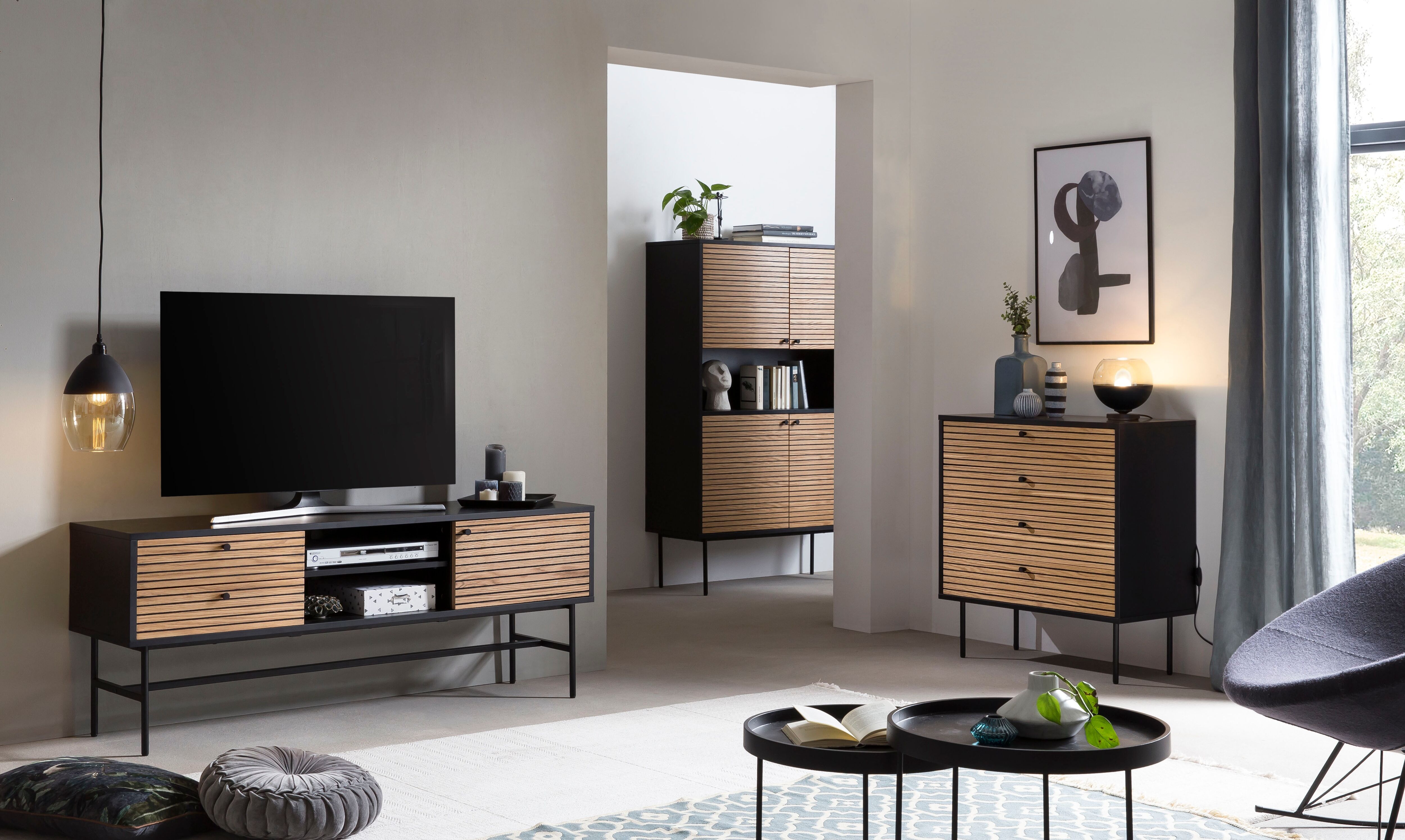 Lowboard SALESFEVER "Torsby Stilvolle TV-Kommode für Ihr Wohnzimmer", beige (natur), B:150cm H:60cm T:40cm, Furnier, MDF, Metall, Sideboards, Lowboard, Kommode: Stil trifft auf praktische Kabelorganisation natur B/H/T: 150cm x 60cm x 40cm, Lowboard Schwar
