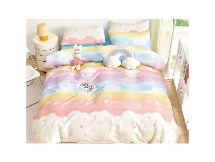 Bettwäsche in Regenbogenfarben und bunten Sternen