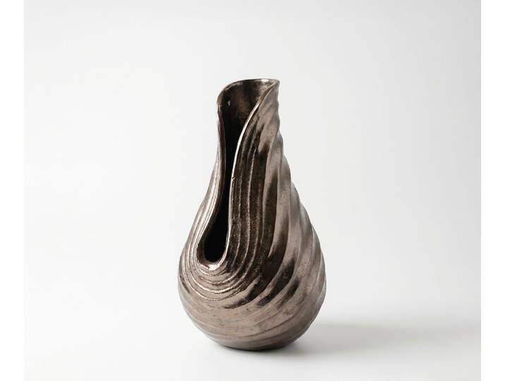 Vase Helixa l17 x P18 x H31 cm Aluminium Mokka Bronze Moulé