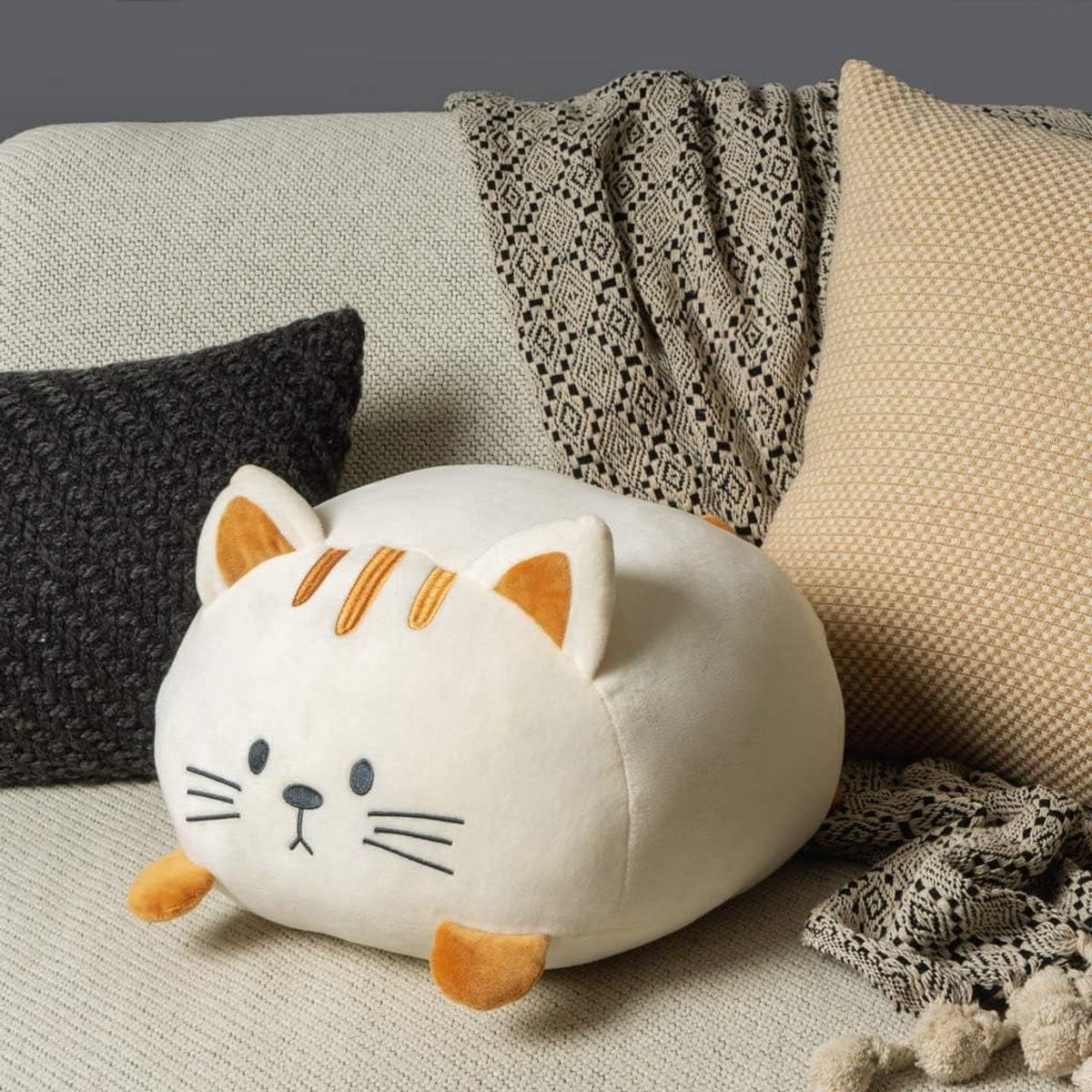 Pluche Kat Vormig Sierkussen - Zacht en Fluffy