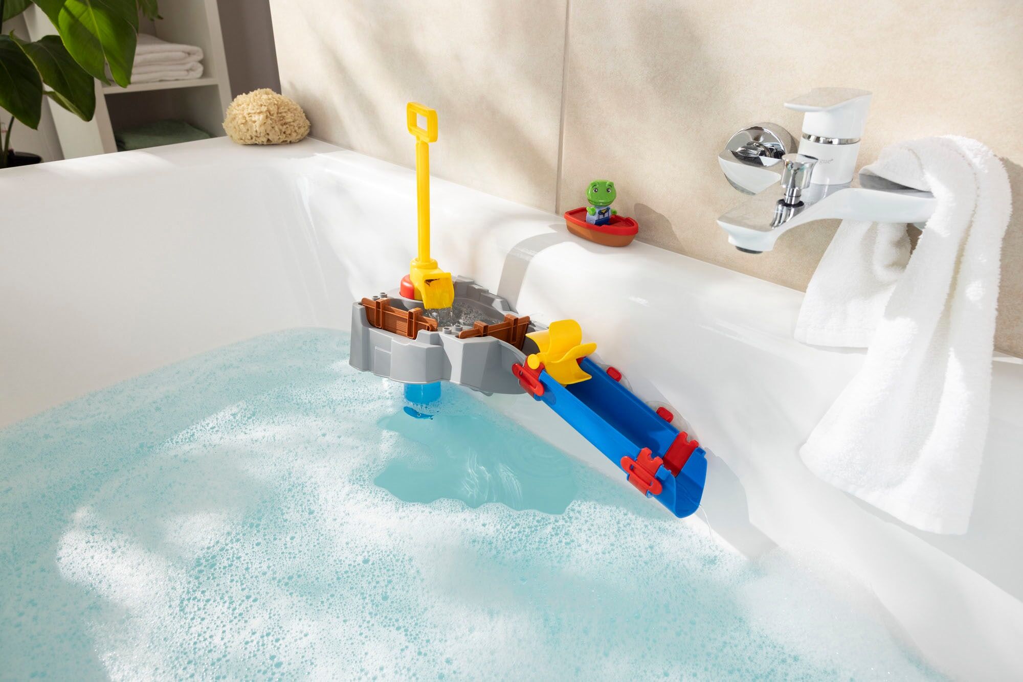 Badespielzeug AQUAPLAY "Sploshy Mountain", blau, Wasserspielzeuge, BabyB:16cm H:28cm T:44cm, Kunststoff, Badespielzeug, B:16cm H:28cm T:44cm