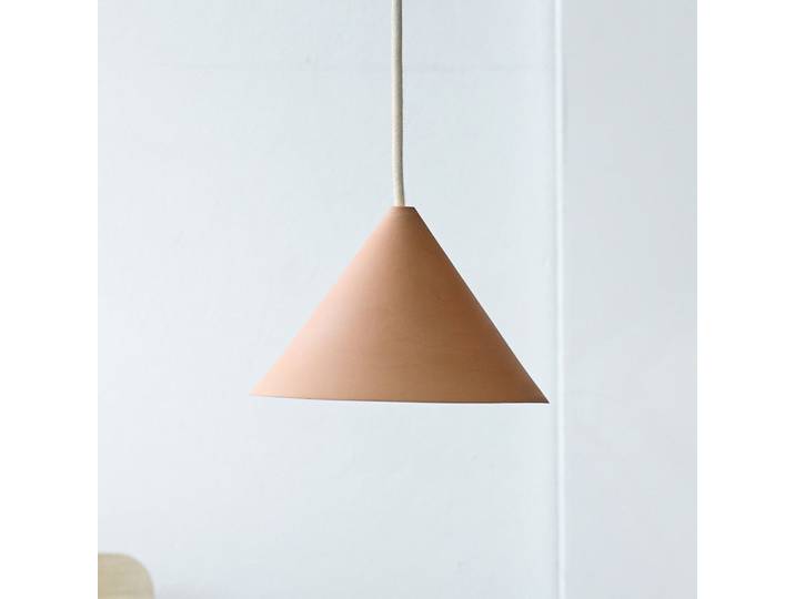 Suspension « Ceramic Cone » beige, Ø 19 cm, porcelaine, G9 - Moebe - Salon / séjour - Design - Céramique - À ampoule unique