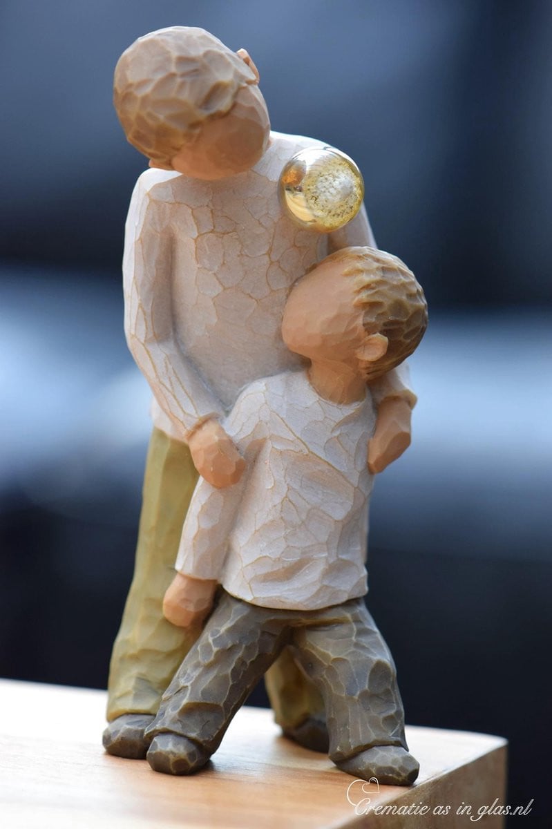 Handgeblazen mini urn gedenkbeeldje Brothers voor verwerking van crematie-as of haarlokje