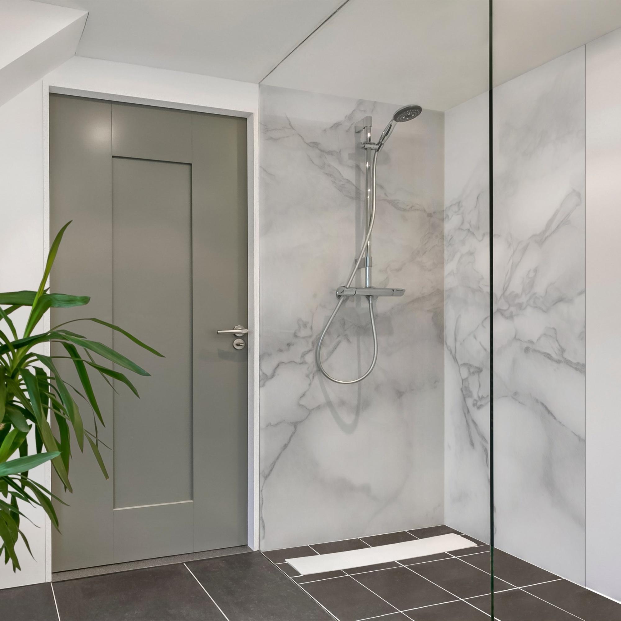 Duschrückwand mit Motiv selbstklebend - 0.35 mm Wandpaneel wasserfest Design schwarz weiss Marmoroptik Motiv Badrückwand fugenlos Smart matt 110x210 cm