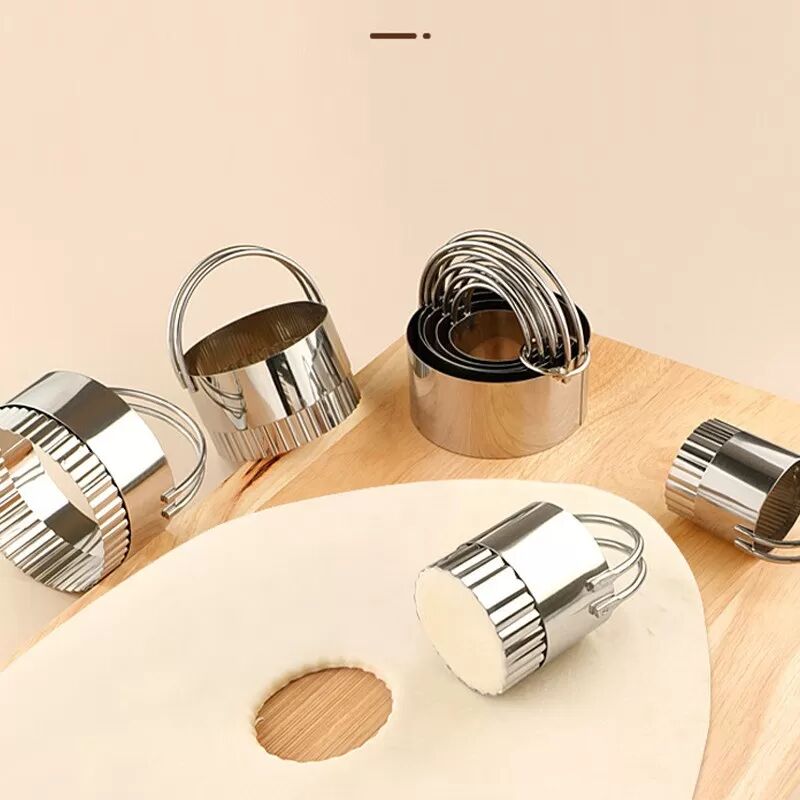 INF 5-teiliges Kuchenform-Set aus Edelstahl mit runden Kanten – Ideal zum Backen von Keksen, Kuchen und mehr
