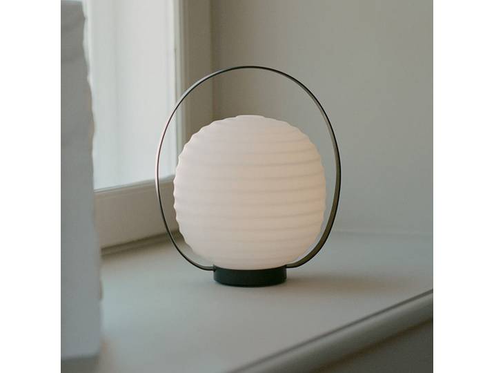 Lantern Portable Lampe de Table Noir/Opale Blanc - New Works - Design - Verre - Lanterne