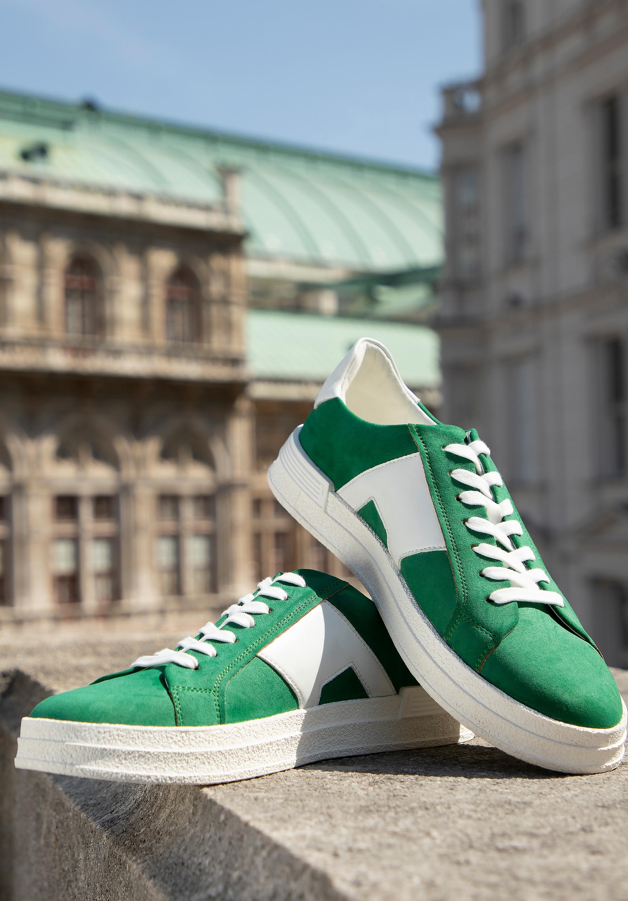 Wittchen Herren-Sneaker mit kontrastierenden Sohlen aus grünem Öko-Leder