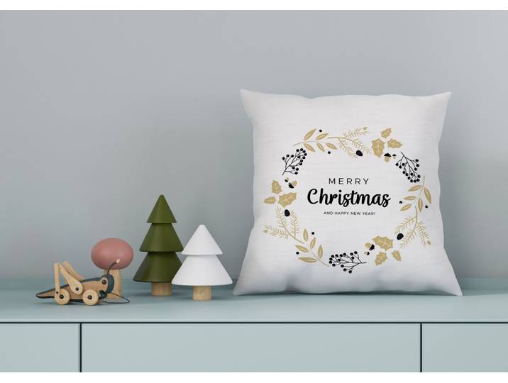 Dekokissen QUEENCE Carolina , gold (goldfarben, bedruckt), B:40cm L:40cm, Polyester, Dekokissen_Sitzkissen_Kissenhüllen, Dekokissen, Kissenhülle,Merry Christmas,Weiss,Weihnachtsmotiv,Festlich,Winterlich