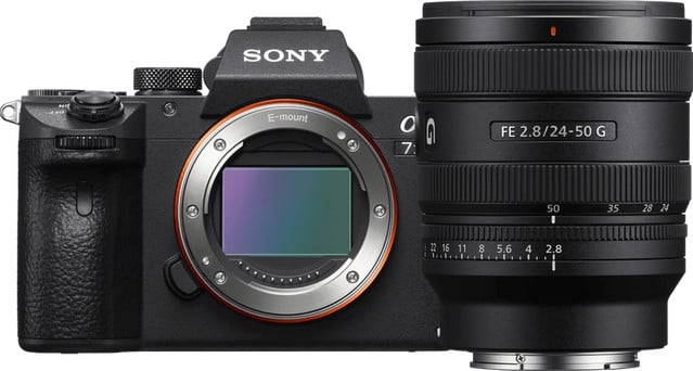Sony A7 III camera met FE 24-50mm f/2.8 G lens