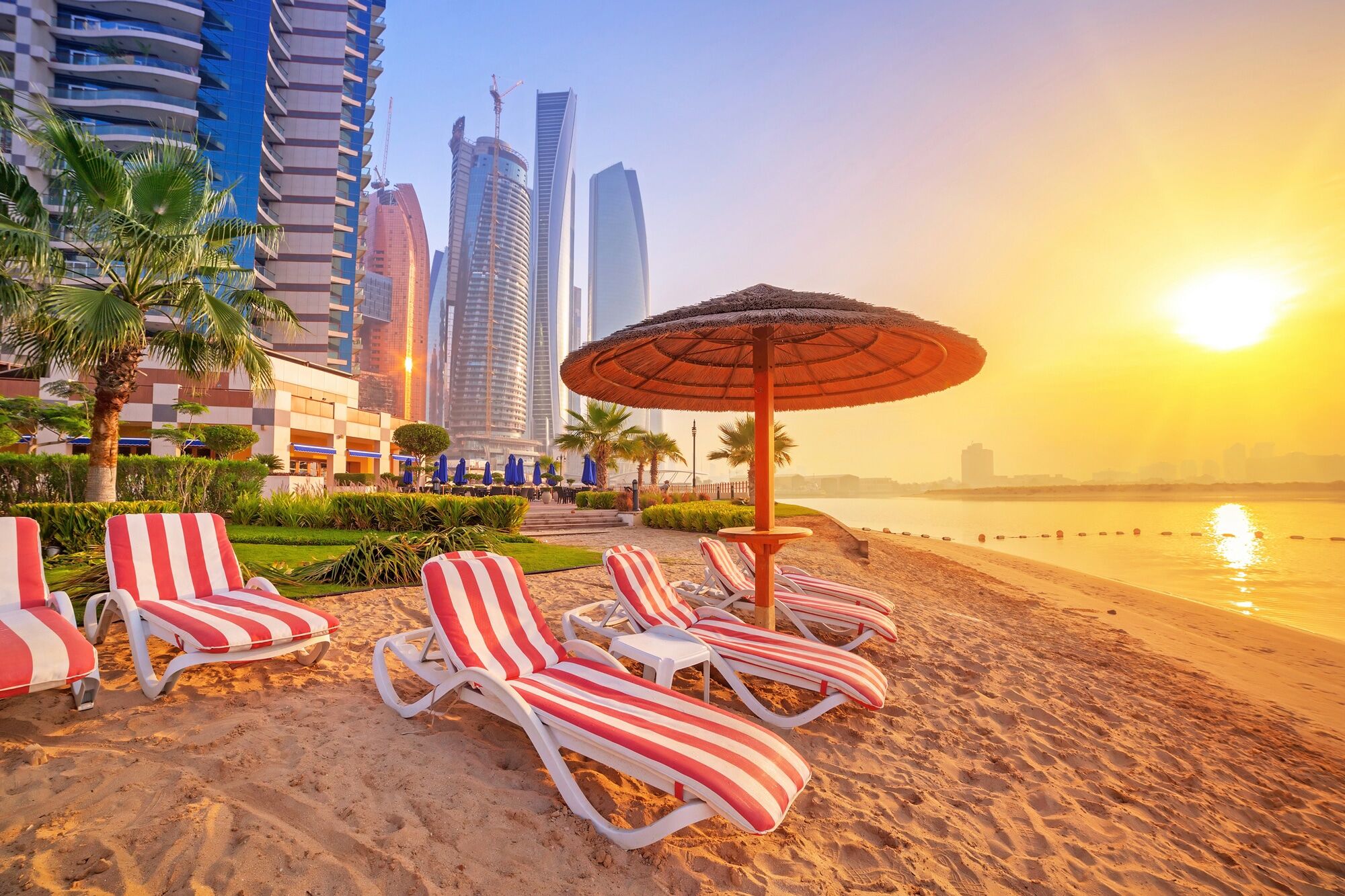 Fototapete PAPERMOON "ABU DHABI-EMIRATES SKYLINE und STRAND", bunt, B:3,5m L:2,6m, Vlies, Tapeten, Fototapete bunt B/L: 3,5m x 2,6m, Bahnen: 7 Stk.