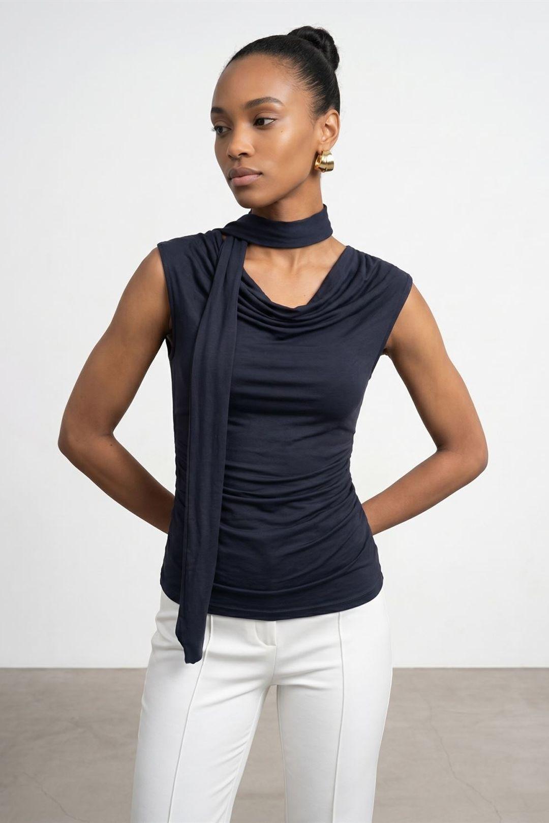 Ärmellose Cowl-Neck-Jersey-Bluse