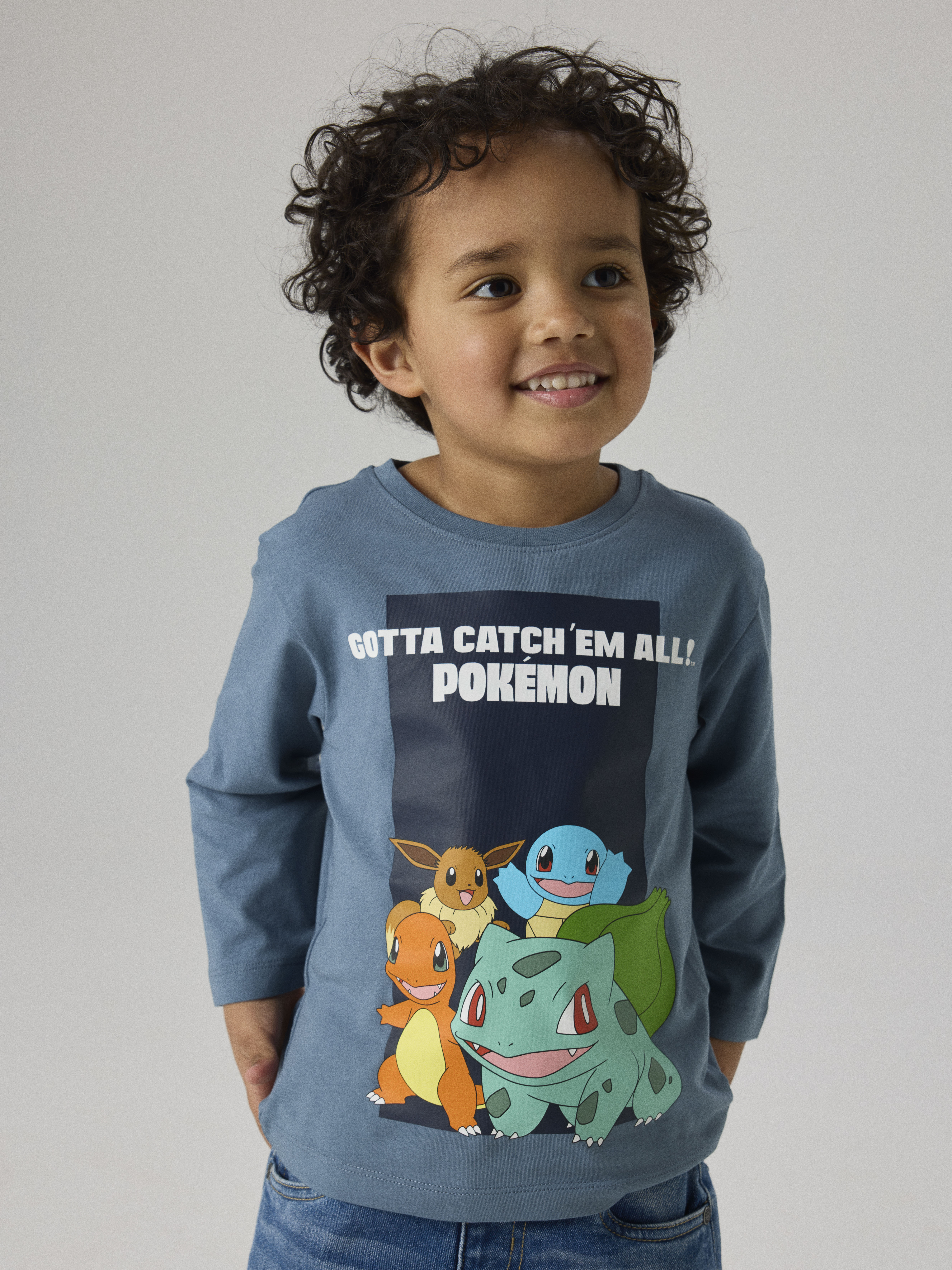 Langarmshirt NAME IT "NMMSOUTH POKEMON LS NREG TOP NOOS BFU", Jungen, Gr. 98, blau (blau mirage), Jersey, Obermaterial: 95% Baumwolle, 5% Elasthan, bedruckt, regular fit normal, Rundhals, Shirts Langarmshirt, Baumwollmischung, regular fit, mit Pokemon Dru