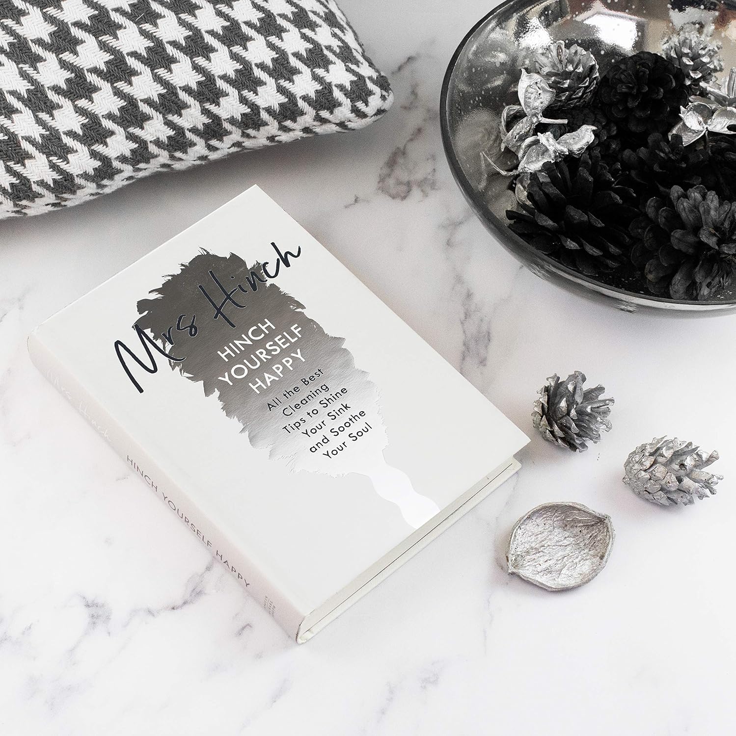 Michael Joseph Hinch Yourself Happy by Mrs Hinch - Hardback - Cleaning Tips & Lifestyle - All The Best Cleaning Tips To Shine Your Sink And Soothe Your Soul