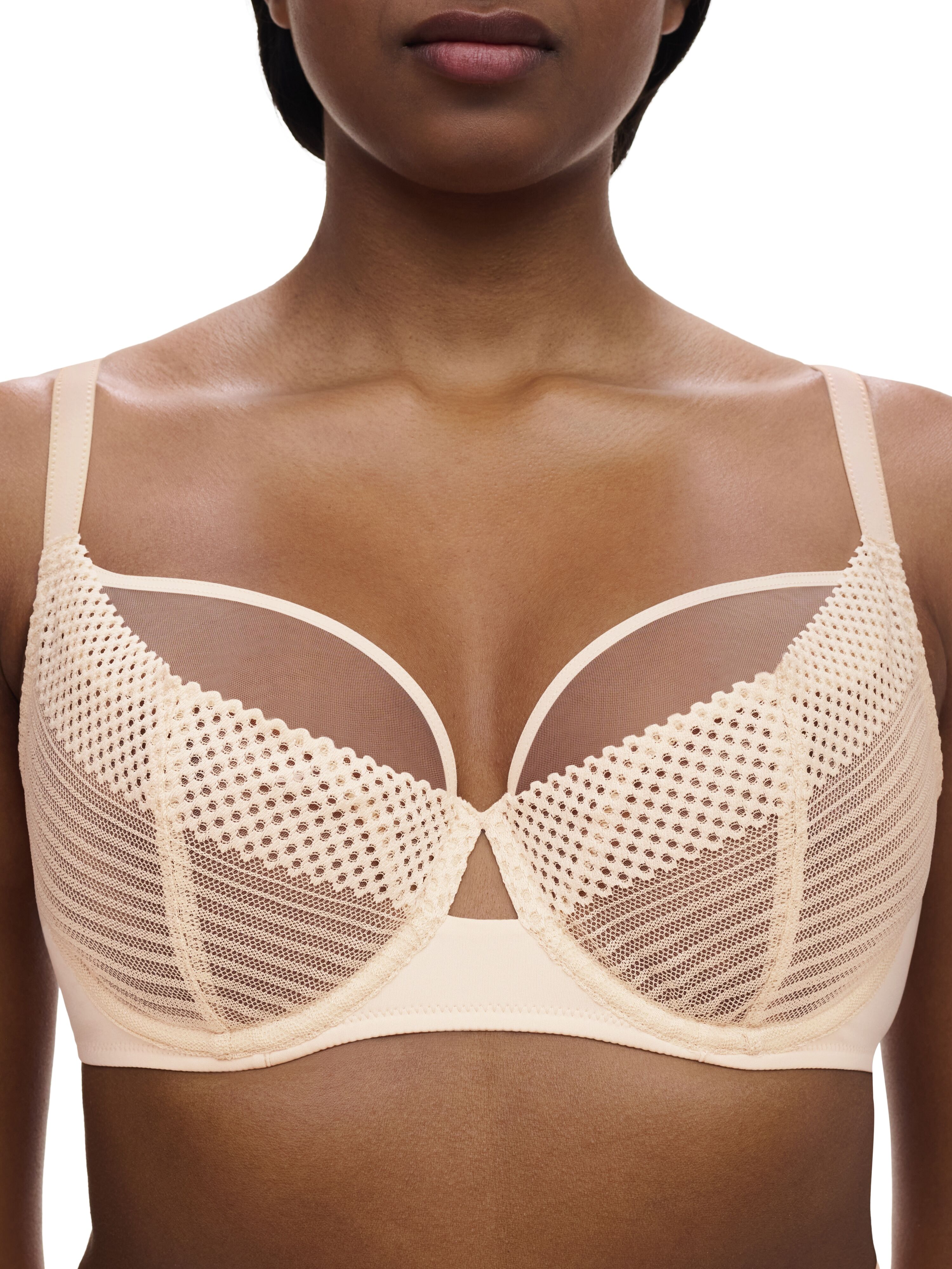 Bügel-BH CHANTELLE "PLAY", Damen, Gr. 70, Cup i, beige (golden beige), Obermaterial: 71% Polyamid, 29% Elasthan, BHs Bügel-BH, Spitze, Tüll, blickdichtes Gewebe, Cut-Outs am Mittelsteg golden beige 70, Cup i