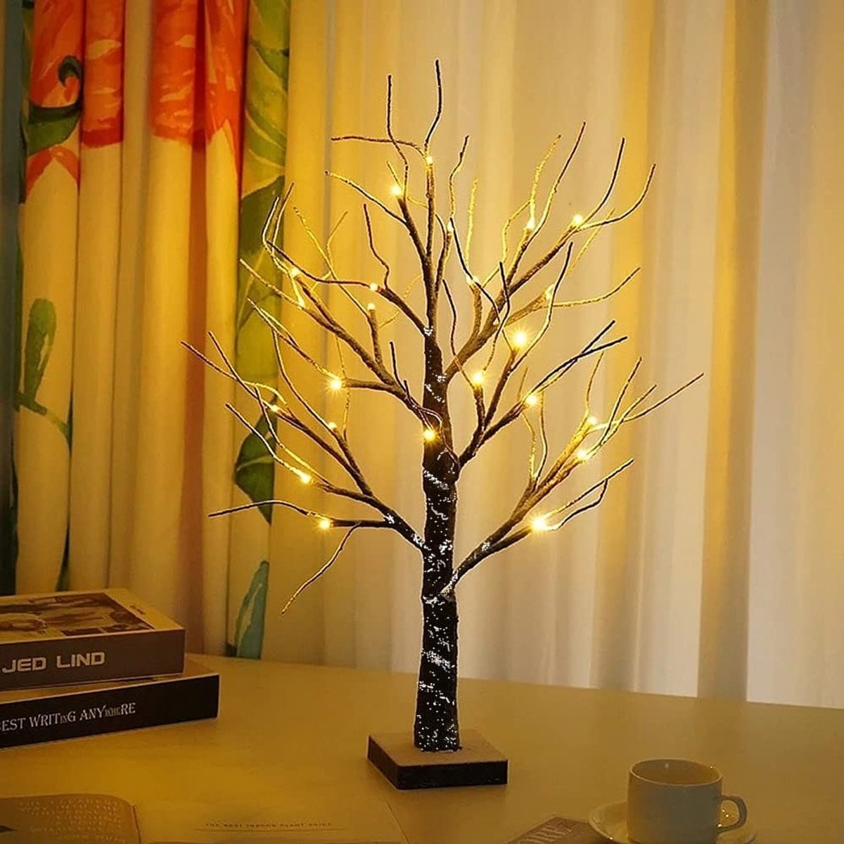 Merkloze verlichte kunstboom voor kerst, paas en halloween