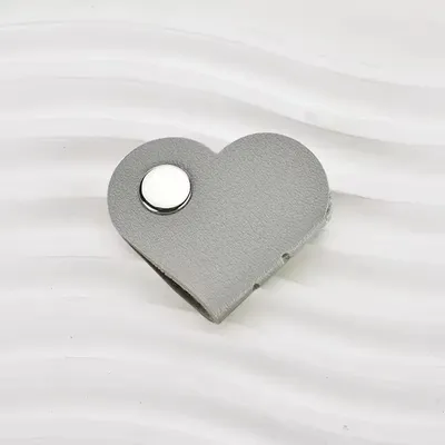 PU Leather Data Cable Organizer, Multifunctional Heart shaped Clip Hub, Phone Data Storage Winding Clip grey