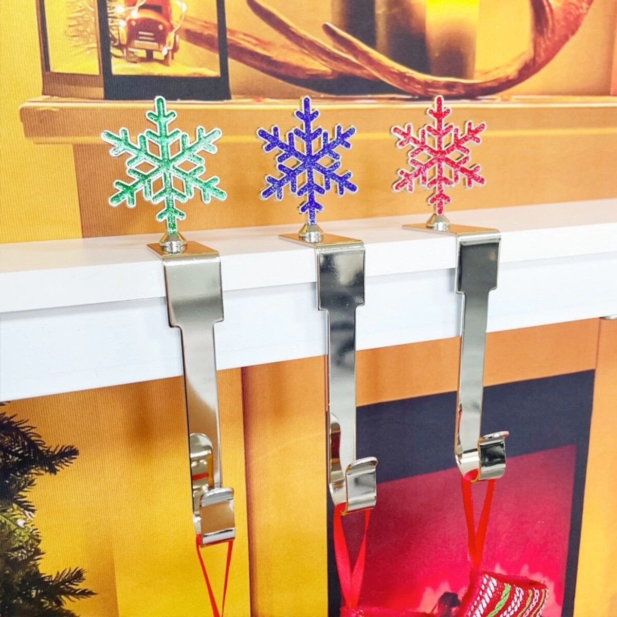 INF Schneeflocken-Haken für Weihnachtsstrümpfe, 4er-Set, bohrfreie Haken aus Legierung mit Glitzer für den Kaminsims Schwarz