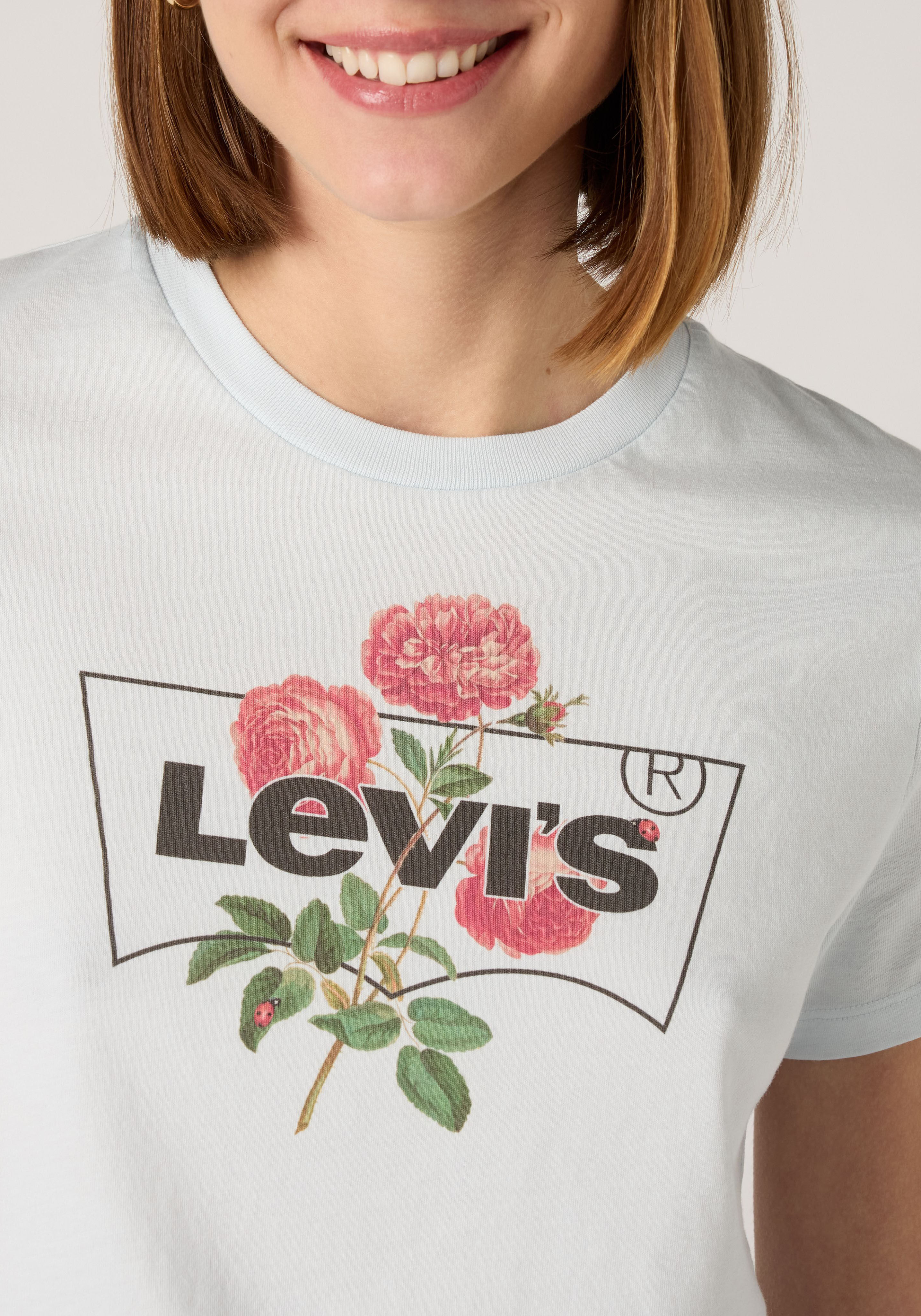 Rundhalsshirt LEVI'S "THE PERFECT TEE", Damen, Gr. S, blau (lse the perfect tee lse_bw carnations country air), Jersey, Obermaterial: 100% Baumwolle, figurbetont hüftlang, Rundhals, Shirts Rundhalsshirt, mit Logo im Metallic-Holo Print lse the perfect tee