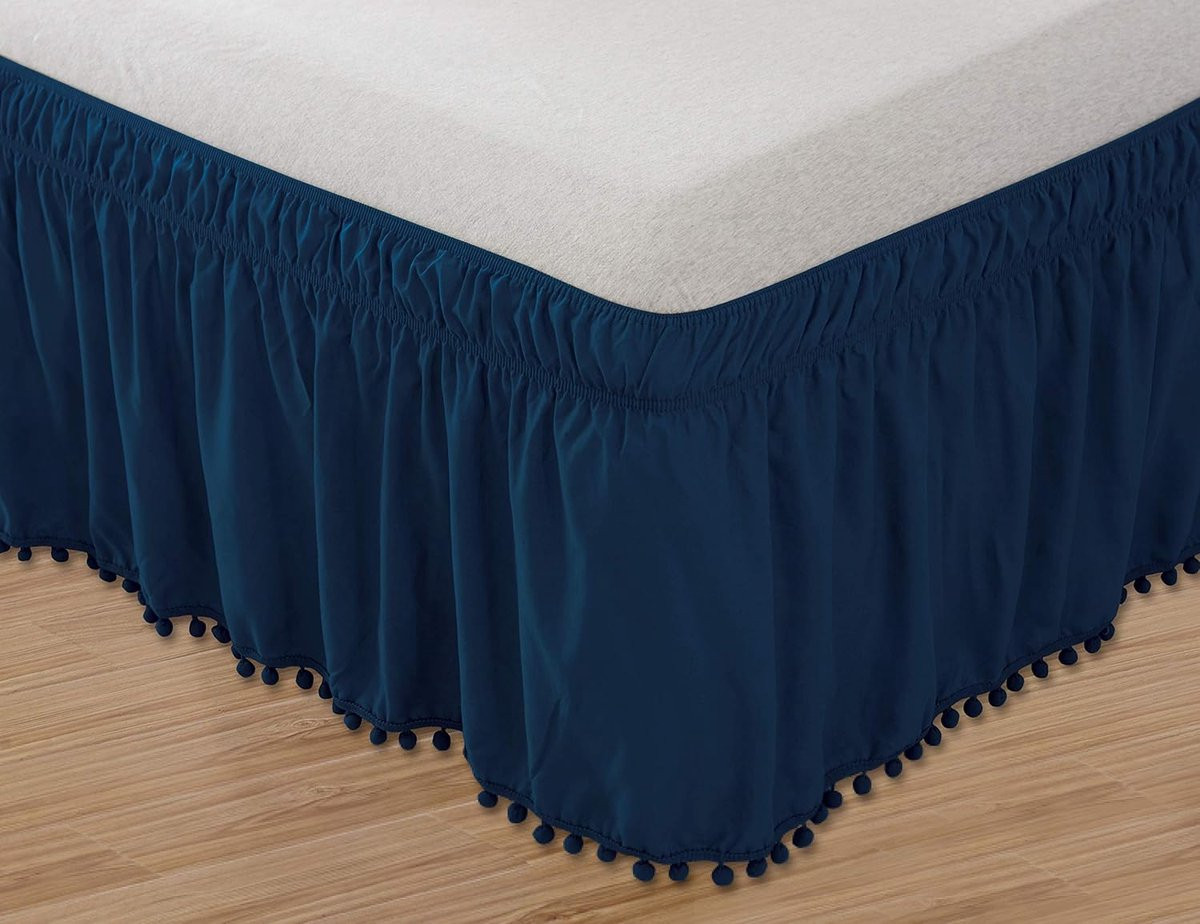 Bedrok met pompons en kwastjes voor Queen/King maat - Marineblauw