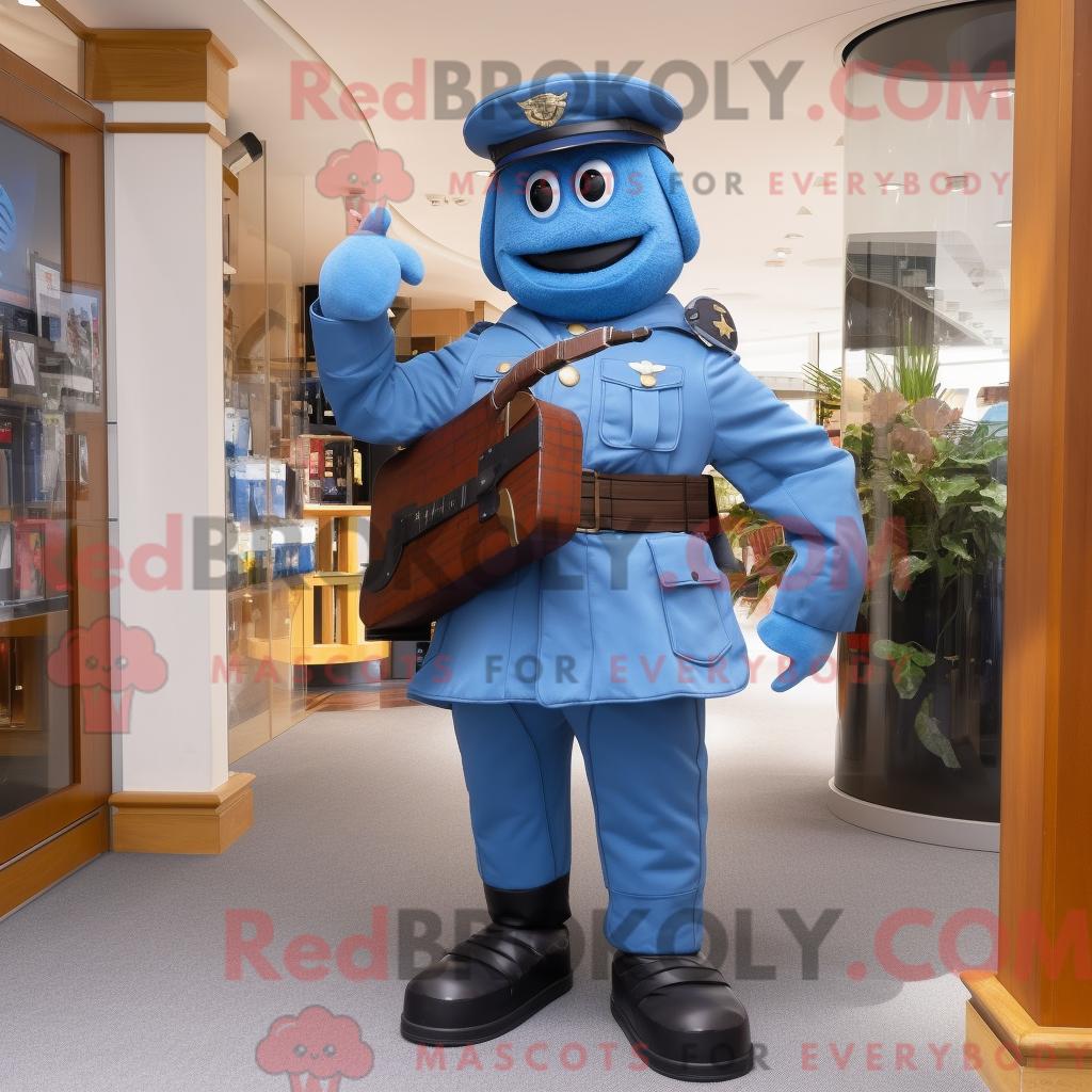 Maskottchen REDBROKOLY eines blauen Soldaten mit Latzhose und Aktentasche