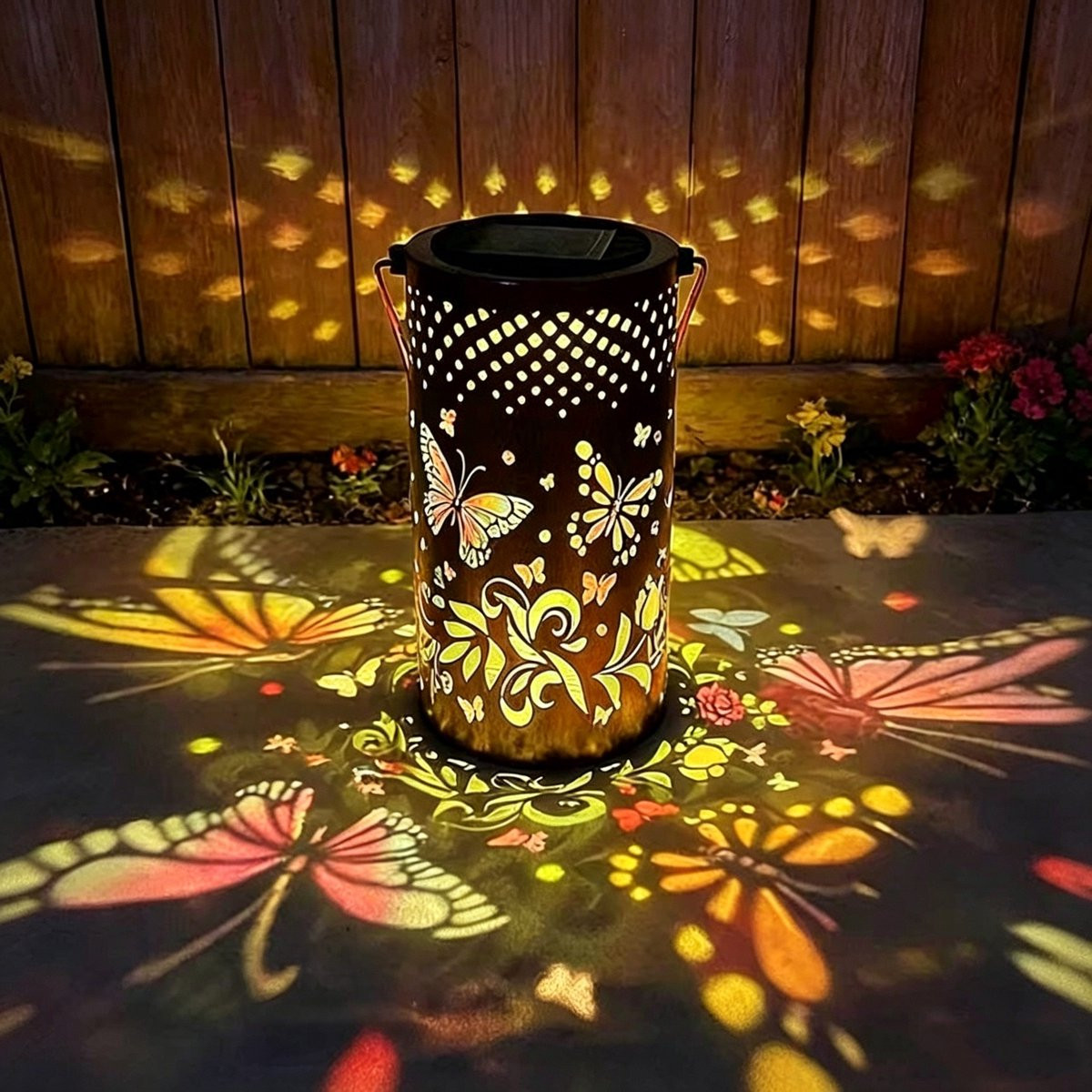 Solar Vlinder & Bloemen Projectie Lantaarn – Kleurrijke LED Hanglamp – Waterdichte Solar Lantaarn voor Tuin en Terras Decoratie