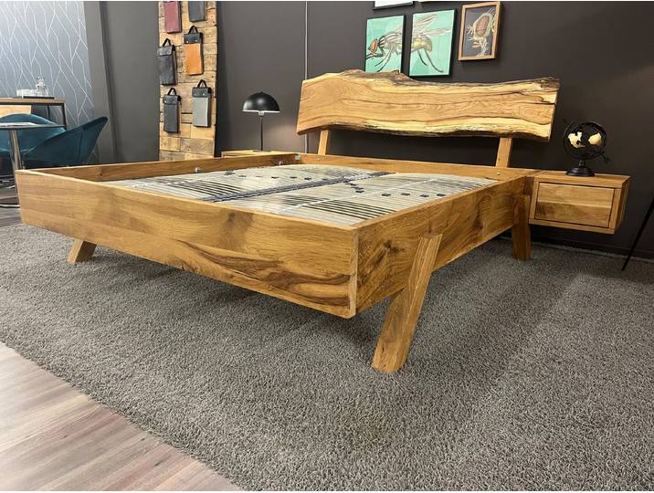 Möbel Specht Massivholzbett Rustic Eiche (bis 300x220cm Liegefläche), Kopfteil mit natürlicher Baumkante
