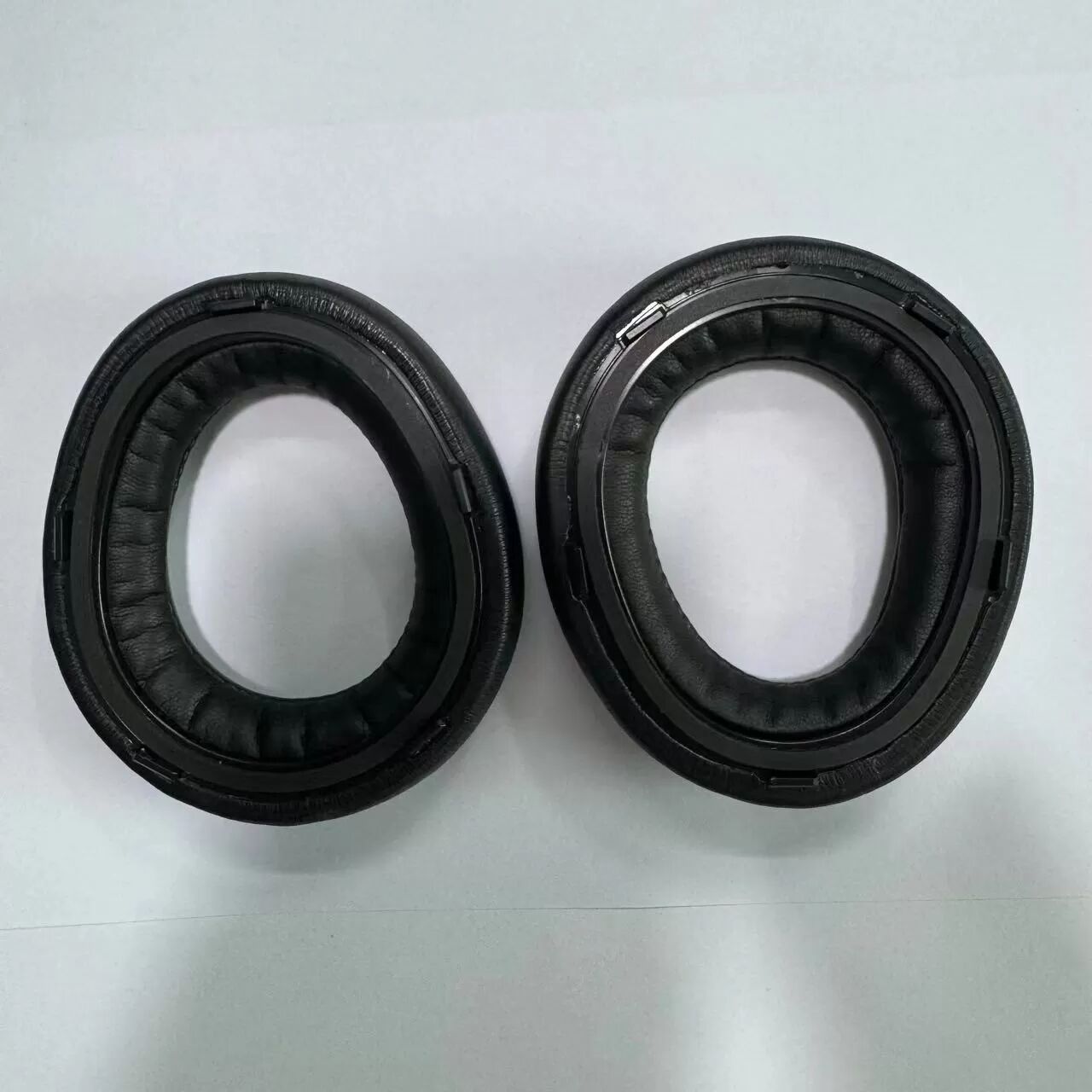INF Ersatz-Ohrpolster kompatibel mit Beyerdynamic AVENTHO 300 - Proteinleder, Schwarz (2 Stk.)
