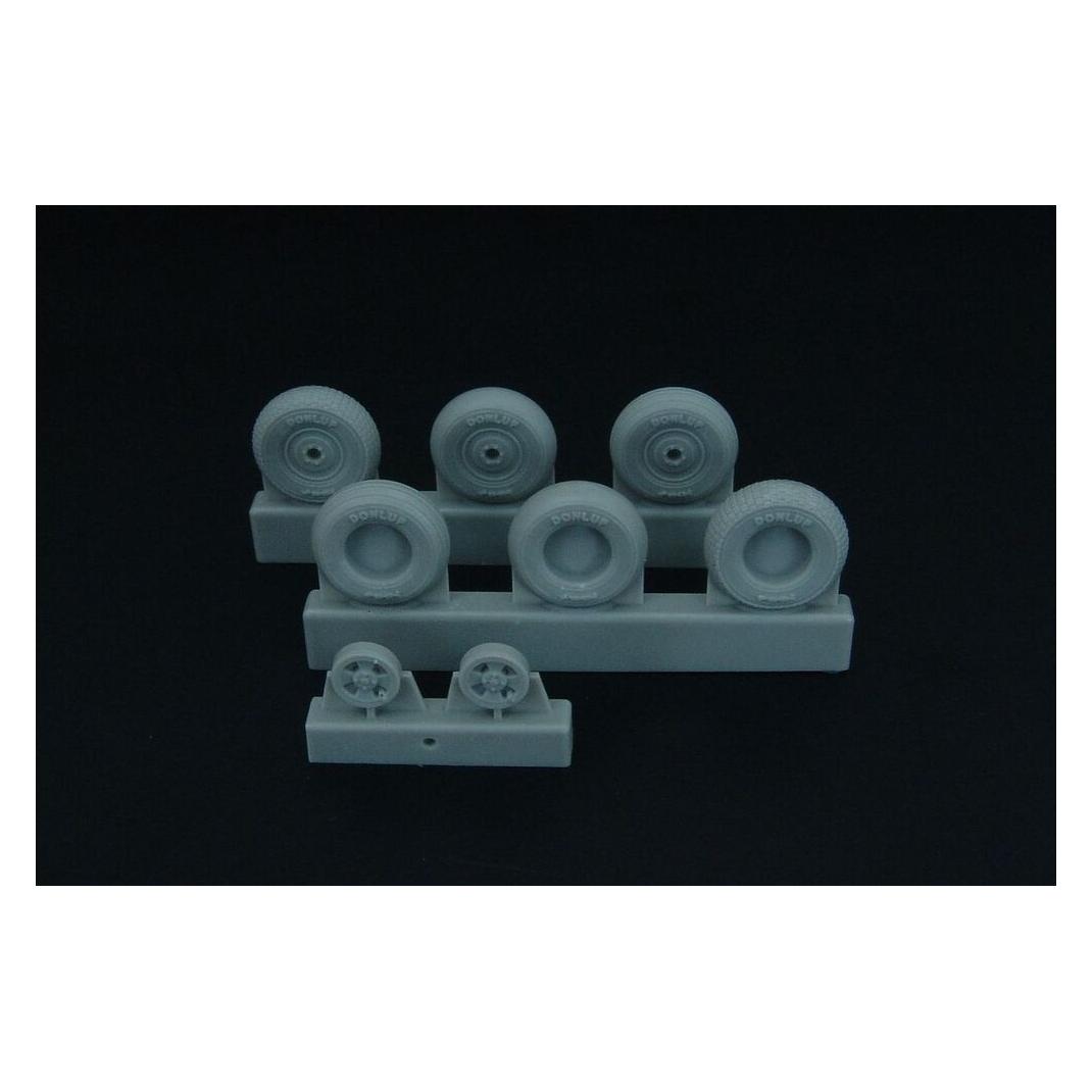 Brengun Spitfire 4 spoke wheels set (3 types of tires) (BRL48097)
