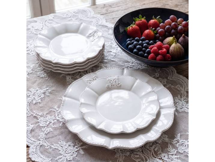 Dessertteller aus Fayence, weiß