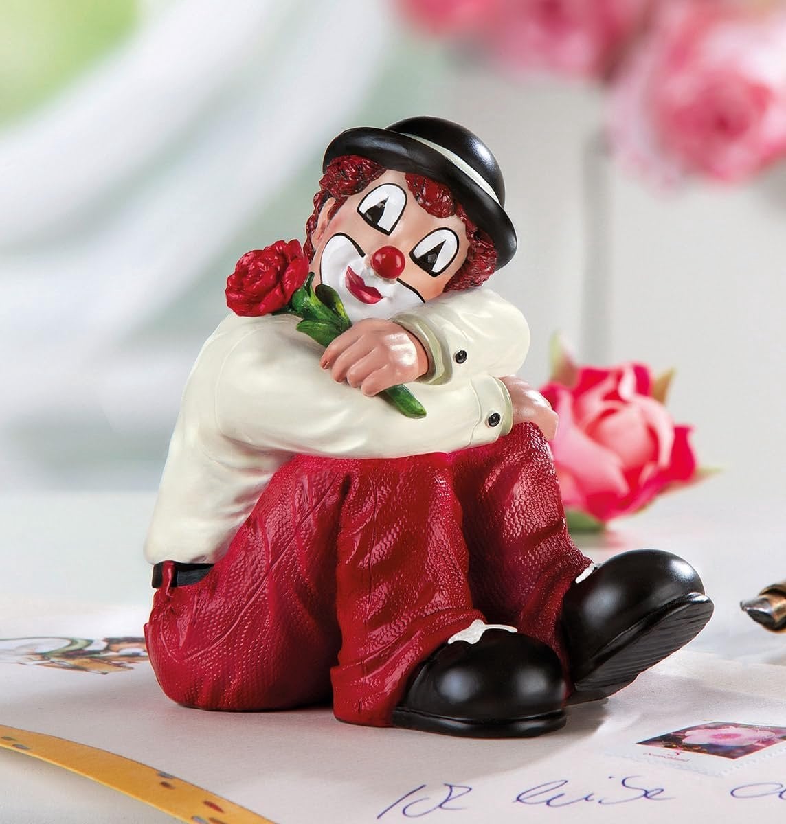Decoratieve Clown Figuur met Roos - Kunsthars Beeldje voor Woondecoratie