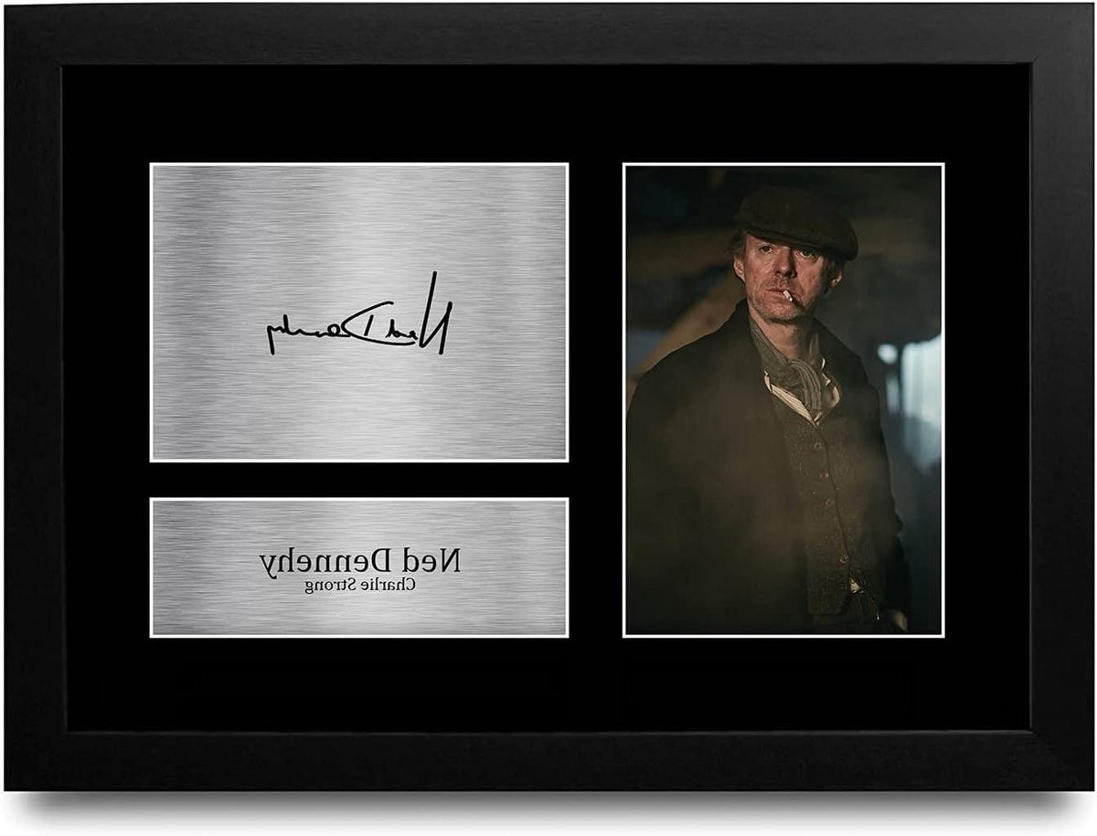 TV Ster Foto Gesigneerde Reproductie A4 Formaat Zwart met Acrylglas