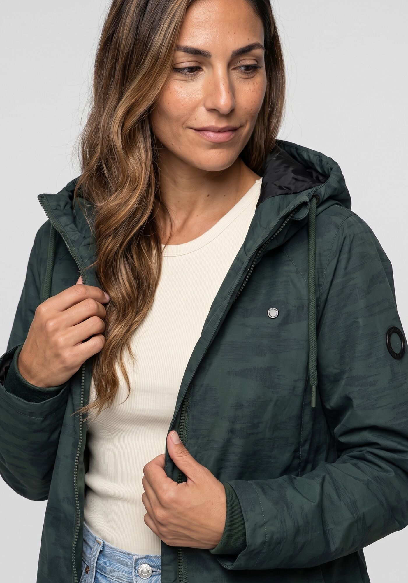 Outdoorjacke ALIFE & KICKIN "LILOUAKB", Damen, Gr. 3XL, grün gable, Web, Obermaterial: 100% Polyester, bedruckt, normal, Jacken Outdoorjacke, aus Polyester, wasserabweisend, normale Passform, mit Reissverschluss grün gable 3XL